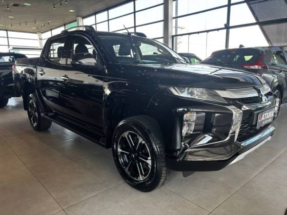 MITSUBISHI L200 TRITON 2.4 16V TURBO DIESEL SPORT HPE CD 4P 4X4 AUTOMÁTICO MITSUBISHI L200 TRITON 2.4 16V TURBO DIESEL SPORT HPE CD 4P 4X4 AUTOMÁTICO